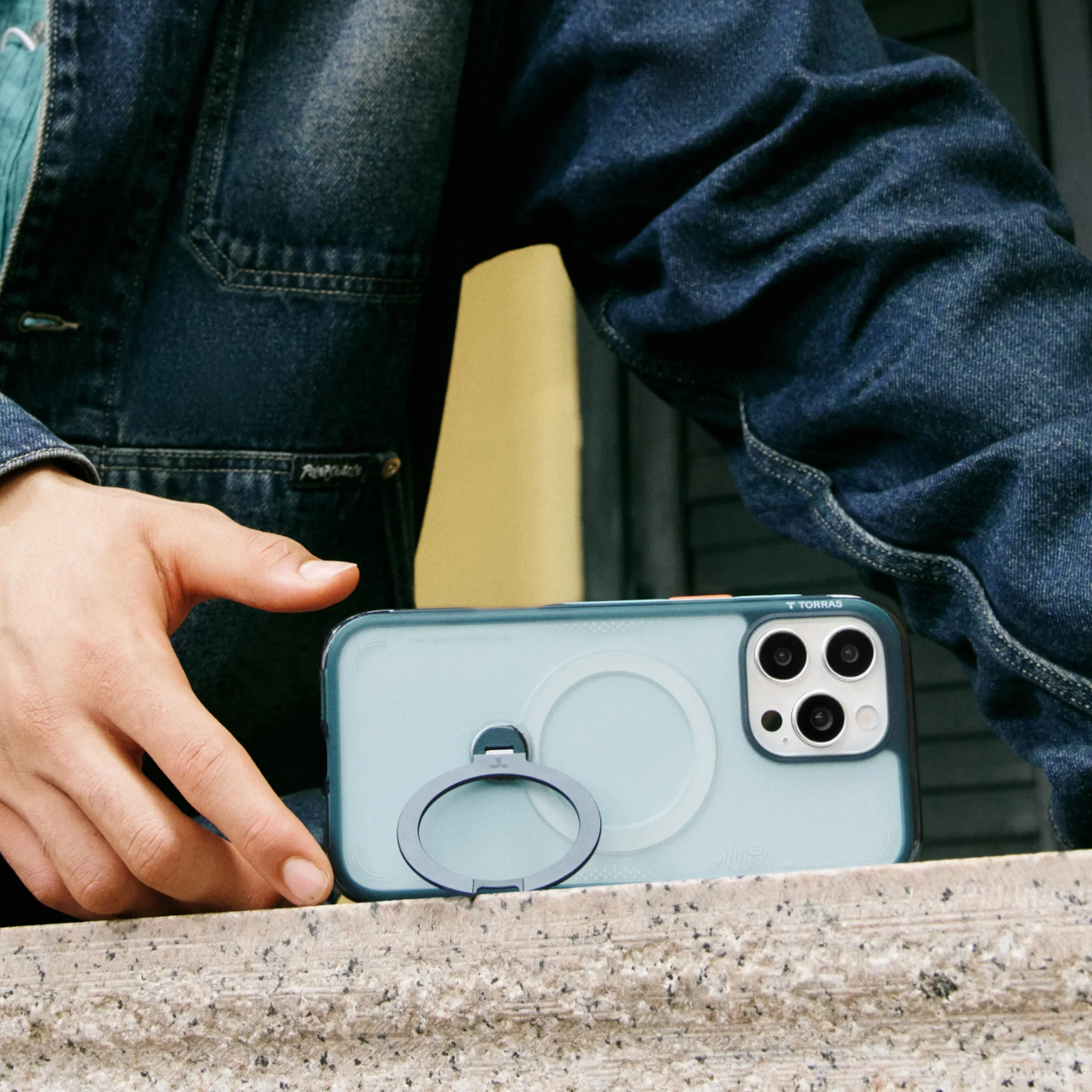 Ostand Q3 Air for iPhone 16 Pro - Image 10